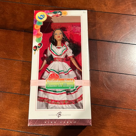 Barbie Toys Barbie Festivals Of The World Cinco De Mayo Barbie New